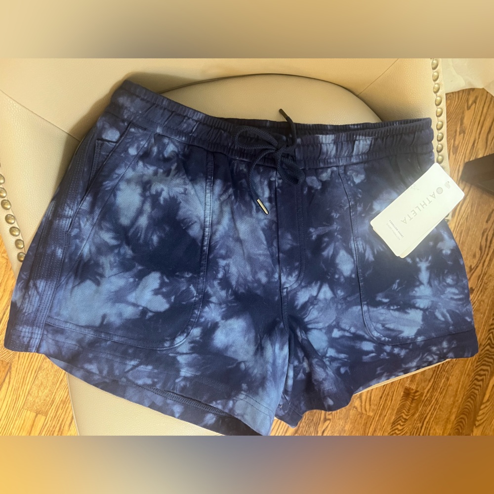 Athleta Navy Tie-Dye Farallon Shorts Size Large